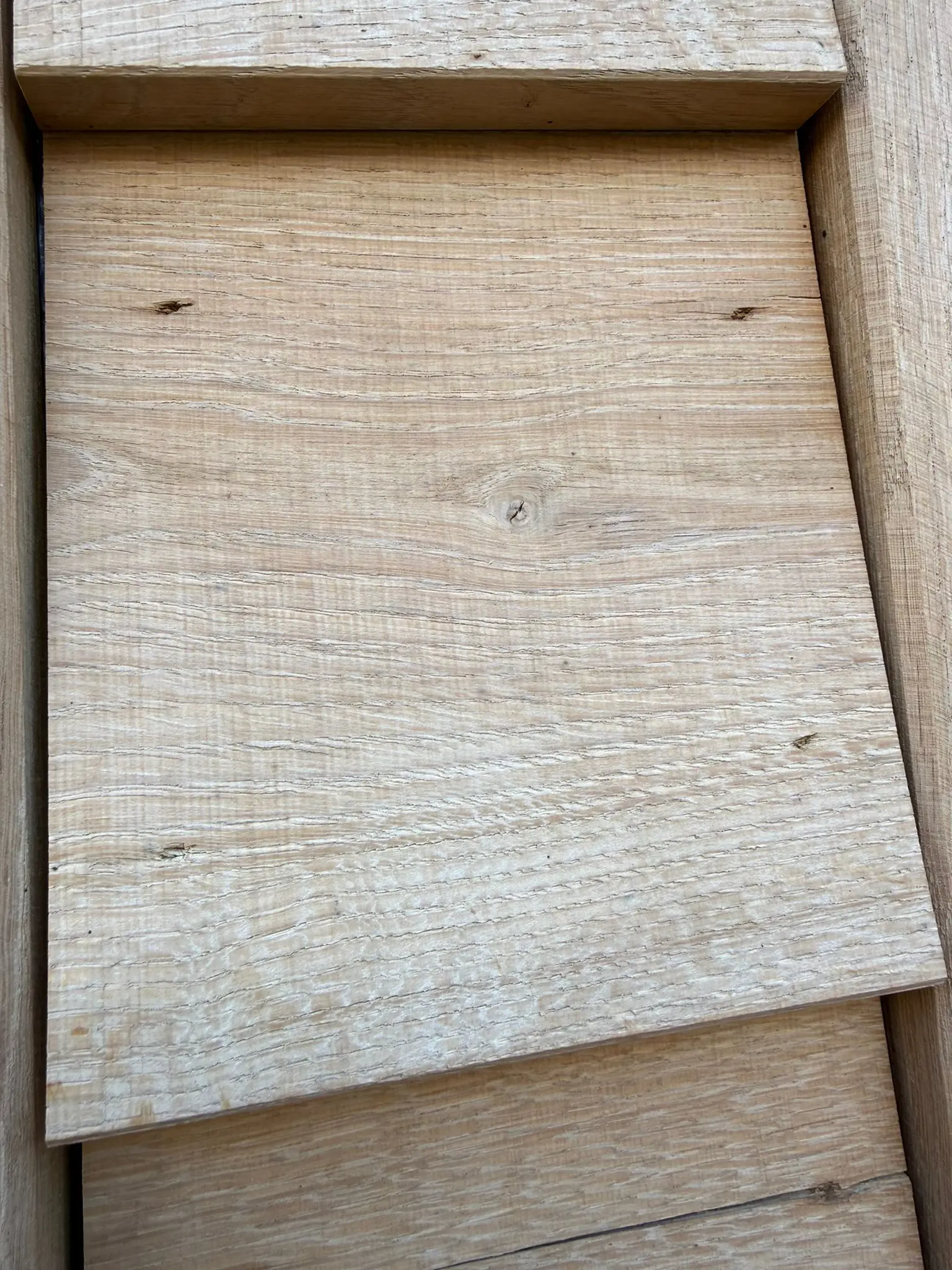 Eikenhout detail geolied met Jotun Treolje Solvent 629 Naturell